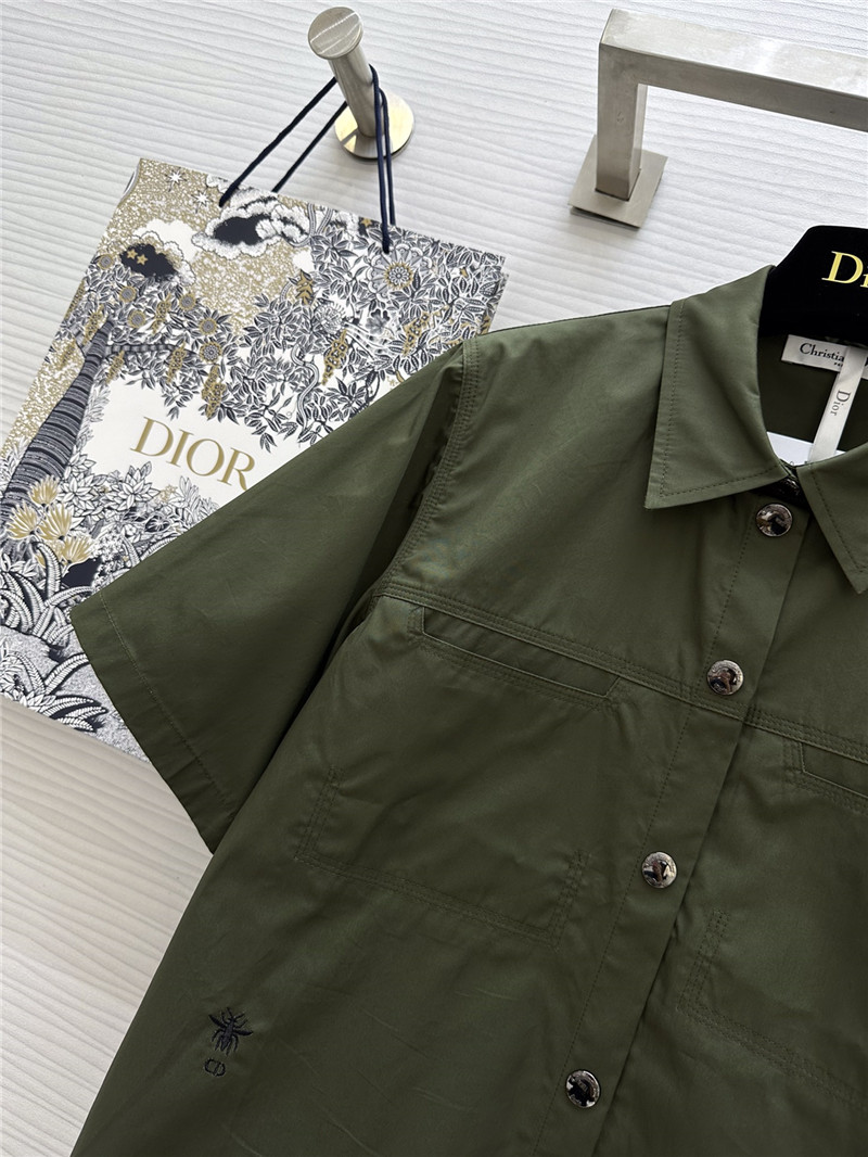 D10r short loose shirt