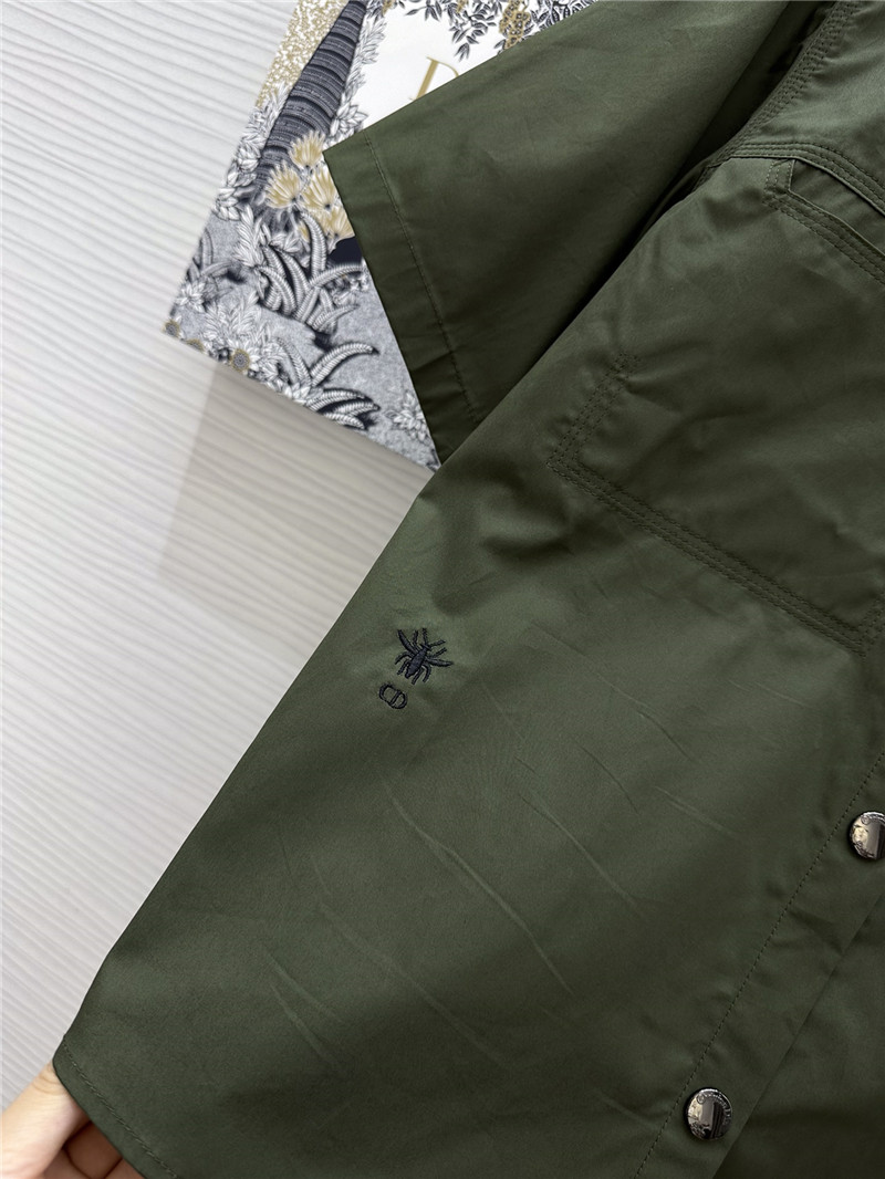 D10r short loose shirt