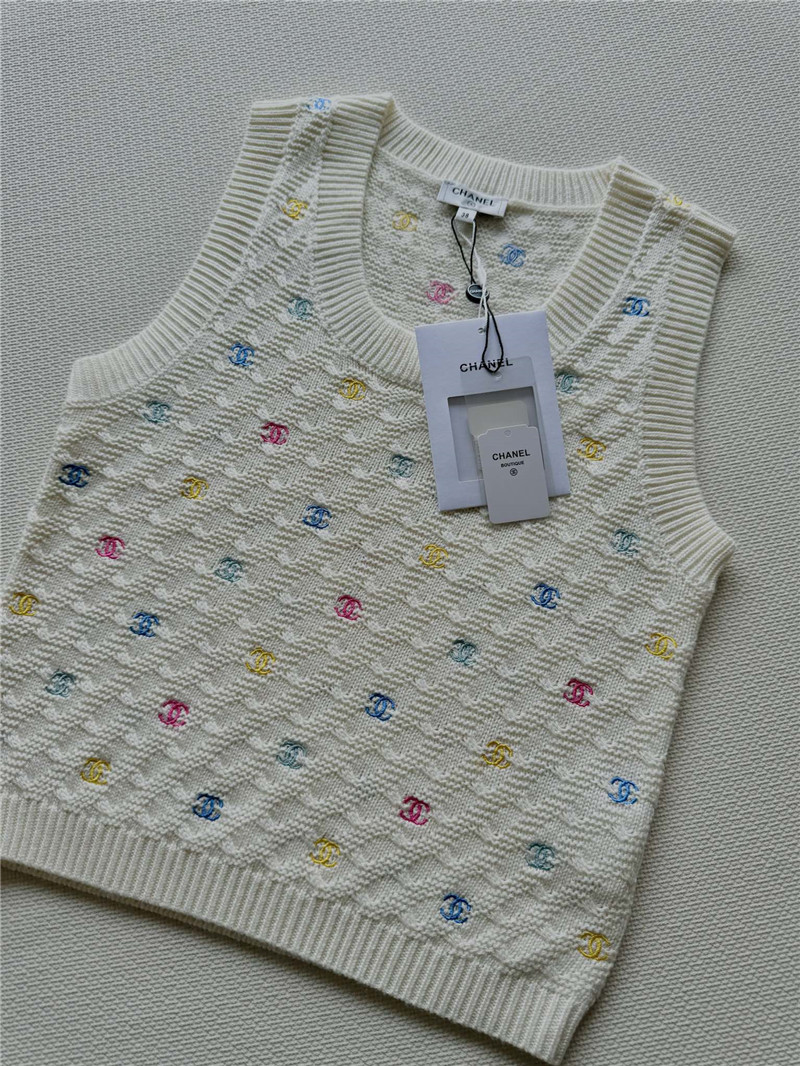 Ch**el colorful full logo vest white