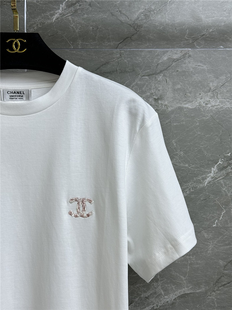 Ch**el embroidered logo t-shirt