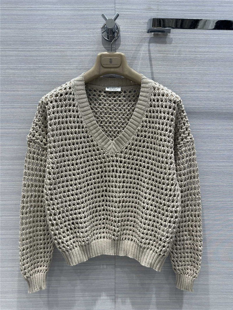 BC V-neck top