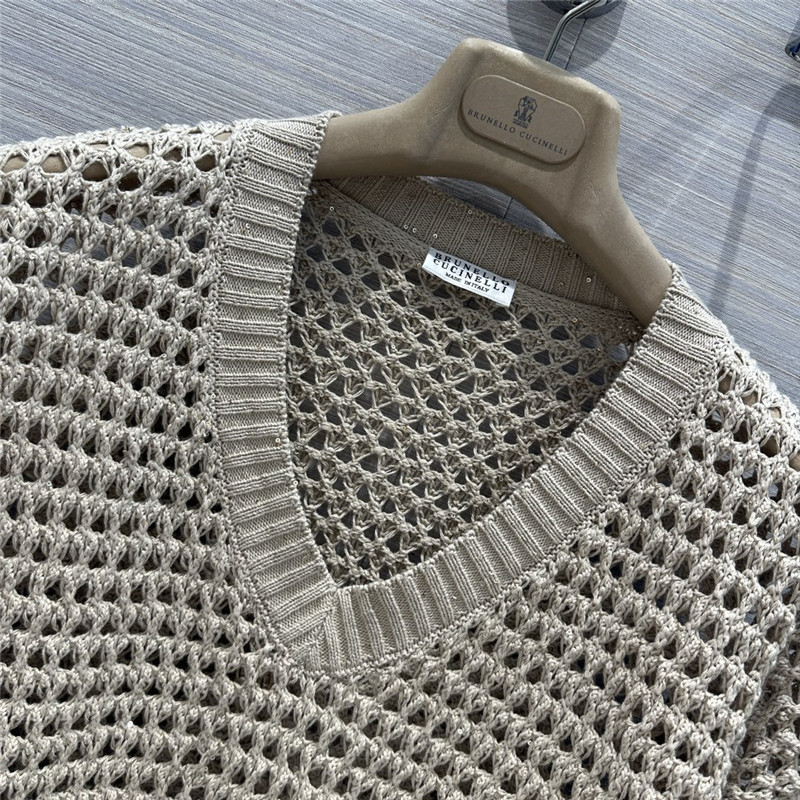 BC V-neck top