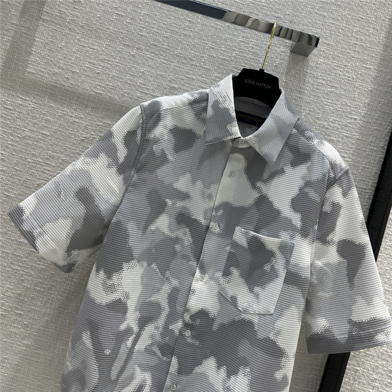l0vis Vvtt0n lv printed honeycomb texture short-sleeved shirt