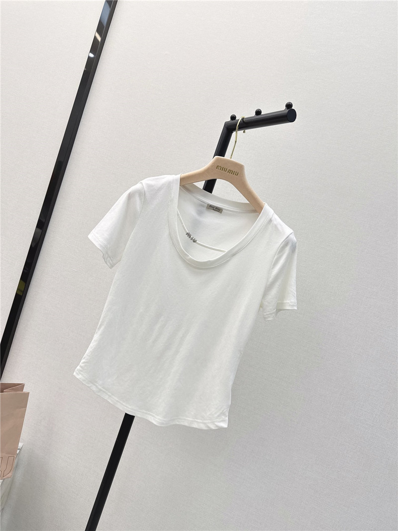 M1um1u slim fit u-neck t-shirt