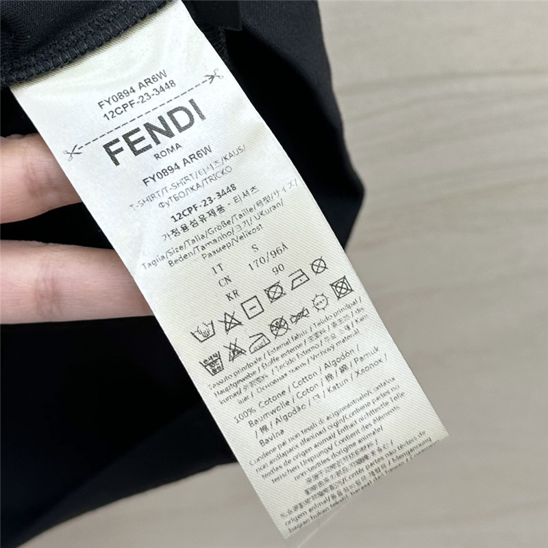 F**di embroidered letter t-shirt