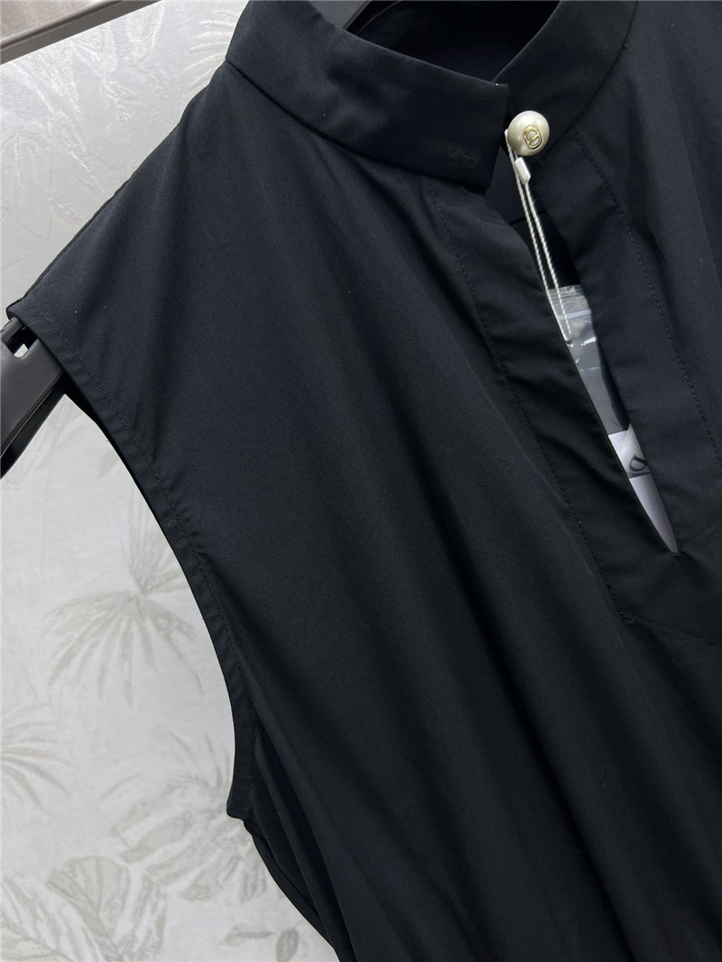 D10r pearl button sleeveless dress