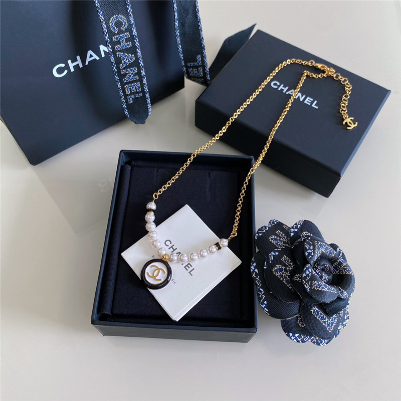 Ch**el black and white button pearl necklace