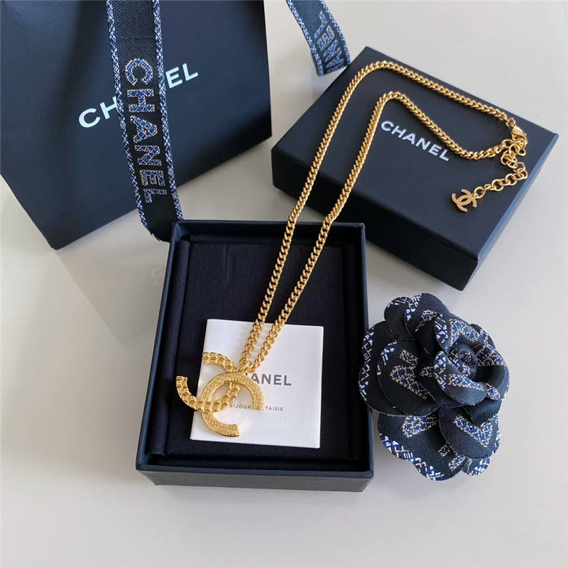 Ch**el letter double c necklace