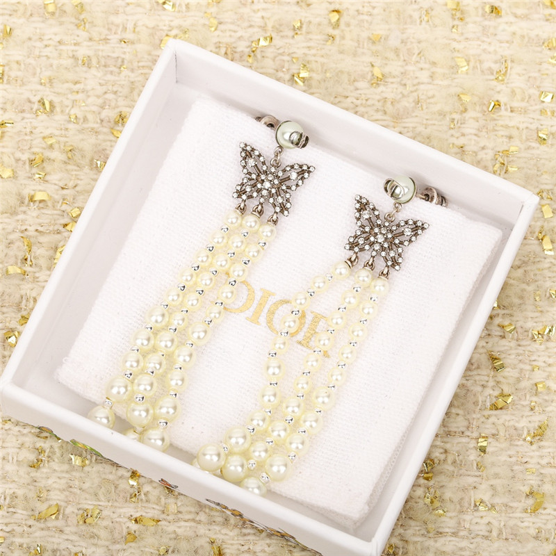 D10r butterfly earrings