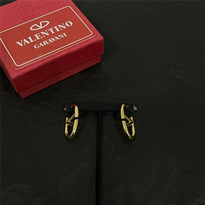 Va1e*ntin0 new earrings