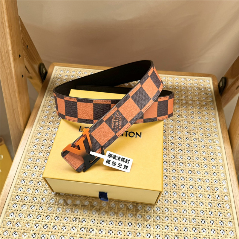 l0vis Vvtt0n lv plaid canvas with pebbled bottom belt