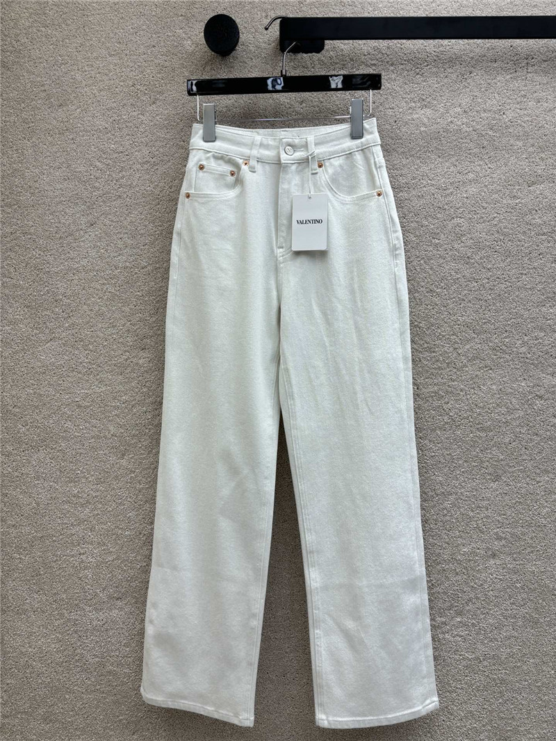 Va1e*ntin0 jeans with double v metal back pocket design
