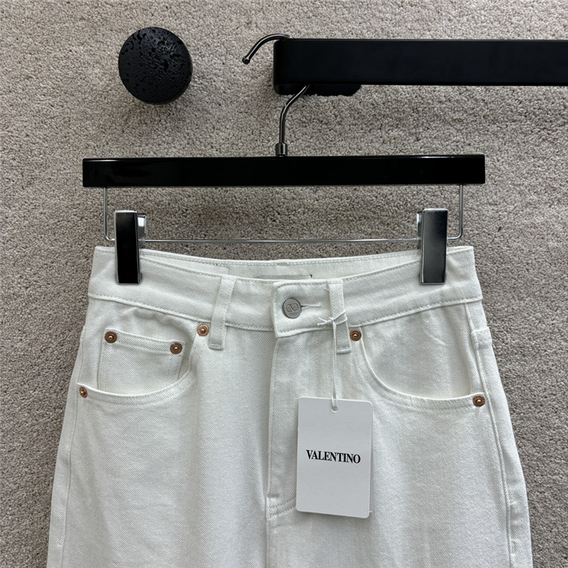 Va1e*ntin0 jeans with double v metal back pocket design