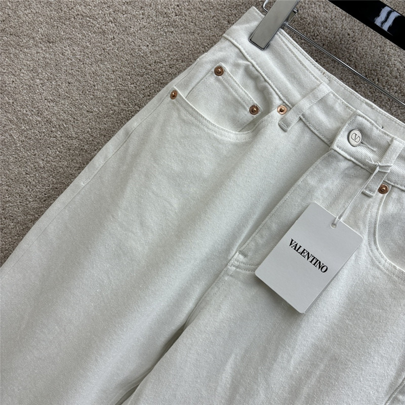 Va1e*ntin0 jeans with double v metal back pocket design