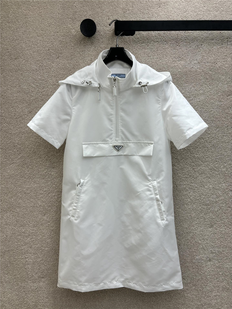 Pra*a stand collar half zip nylon short sleeve dress replica clothes