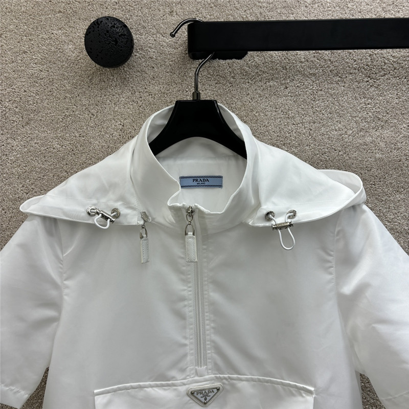 Pra*a stand collar half zip nylon short sleeve dress replica clothes