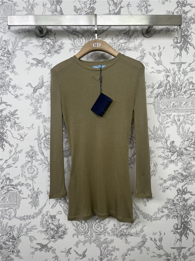 Pra*a knitted bottoming shirt