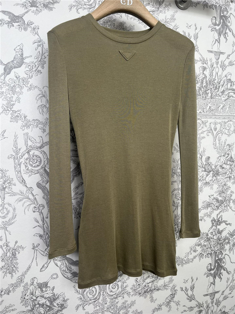 Pra*a knitted bottoming shirt