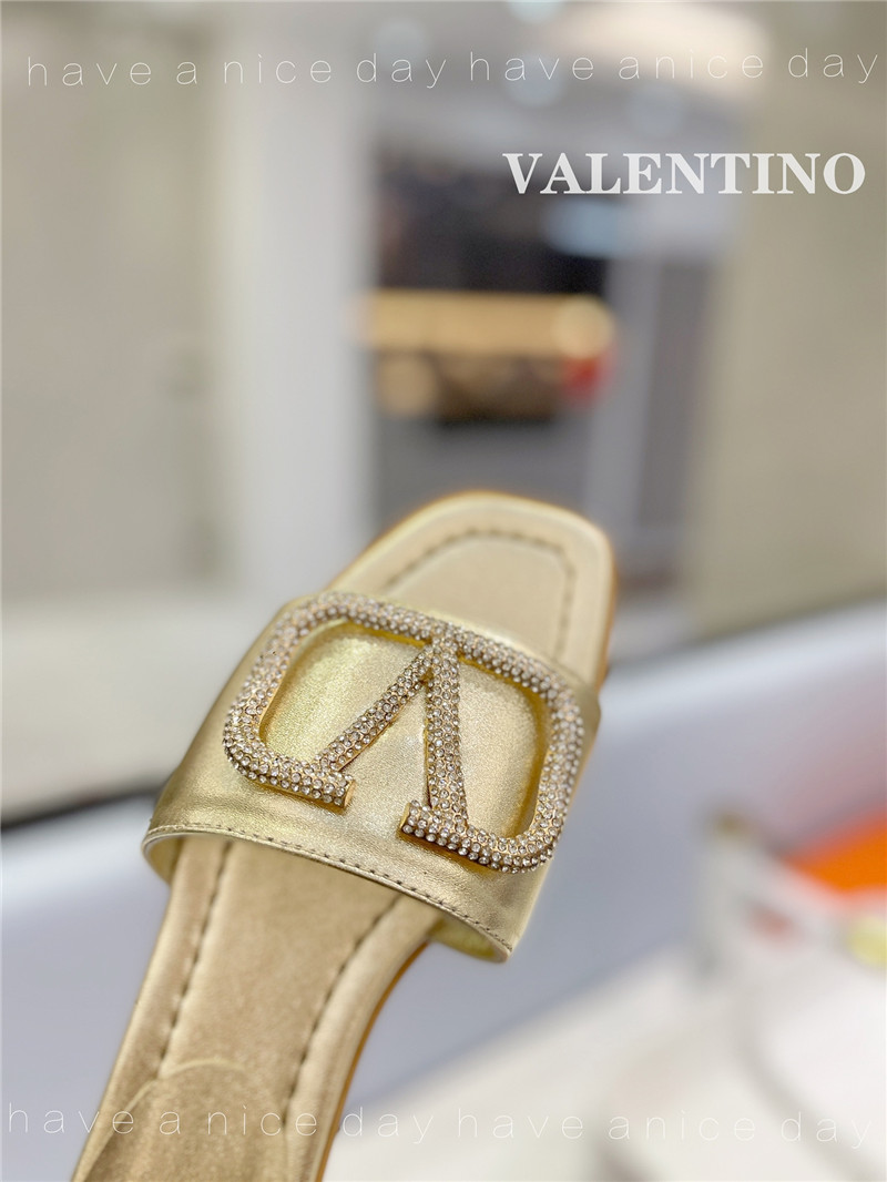 va1e*ntin0 new season slippers Marg*e1a replica shoes