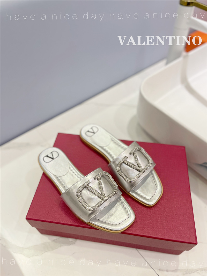 va1e*ntin0 new season slippers Marg*e1a replica shoes