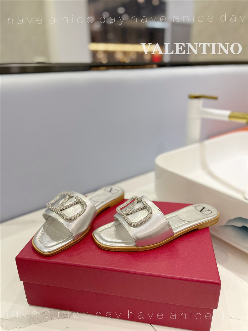 va1e*ntin0 new season slippers Marg*e1a replica shoes
