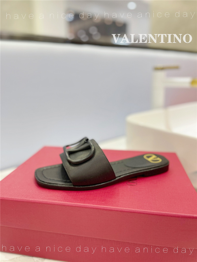va1e*ntin0 new season slippers Marg*e1a replica shoes