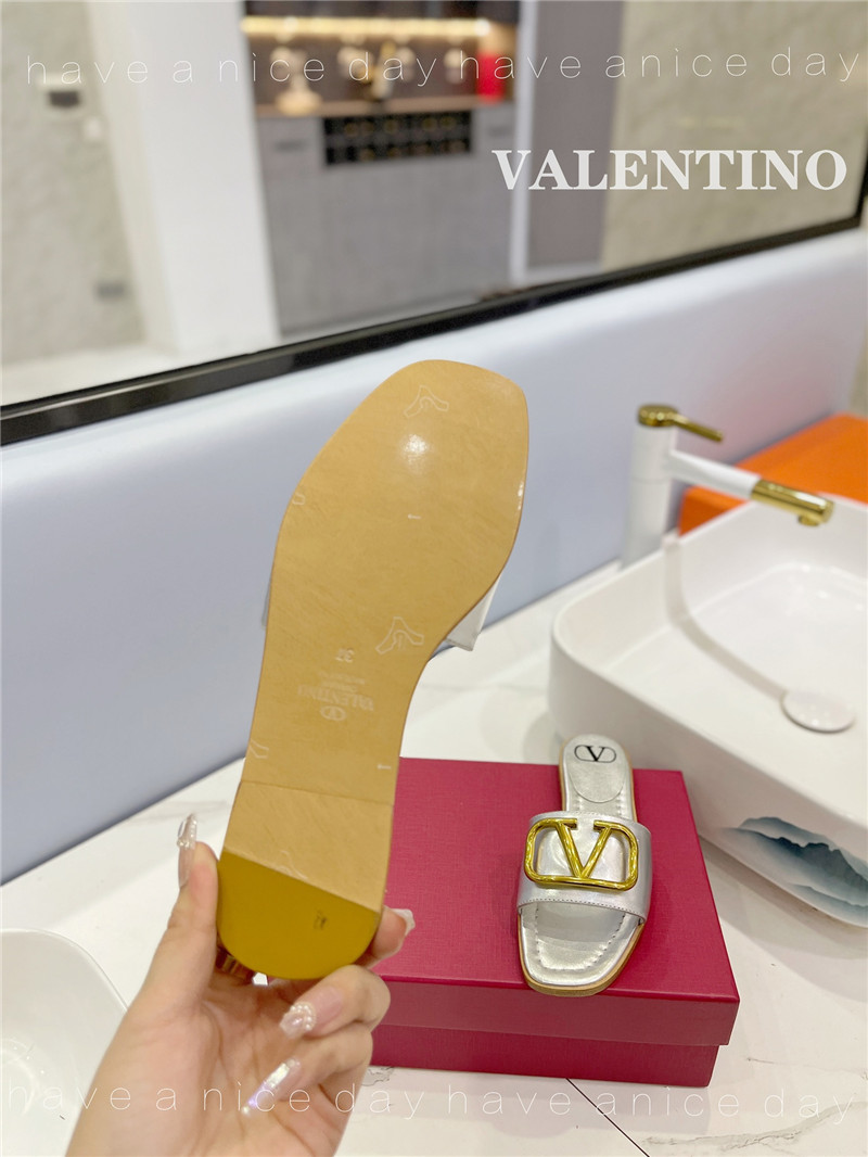 va1e*ntin0 new season slippers Marg*e1a replica shoes