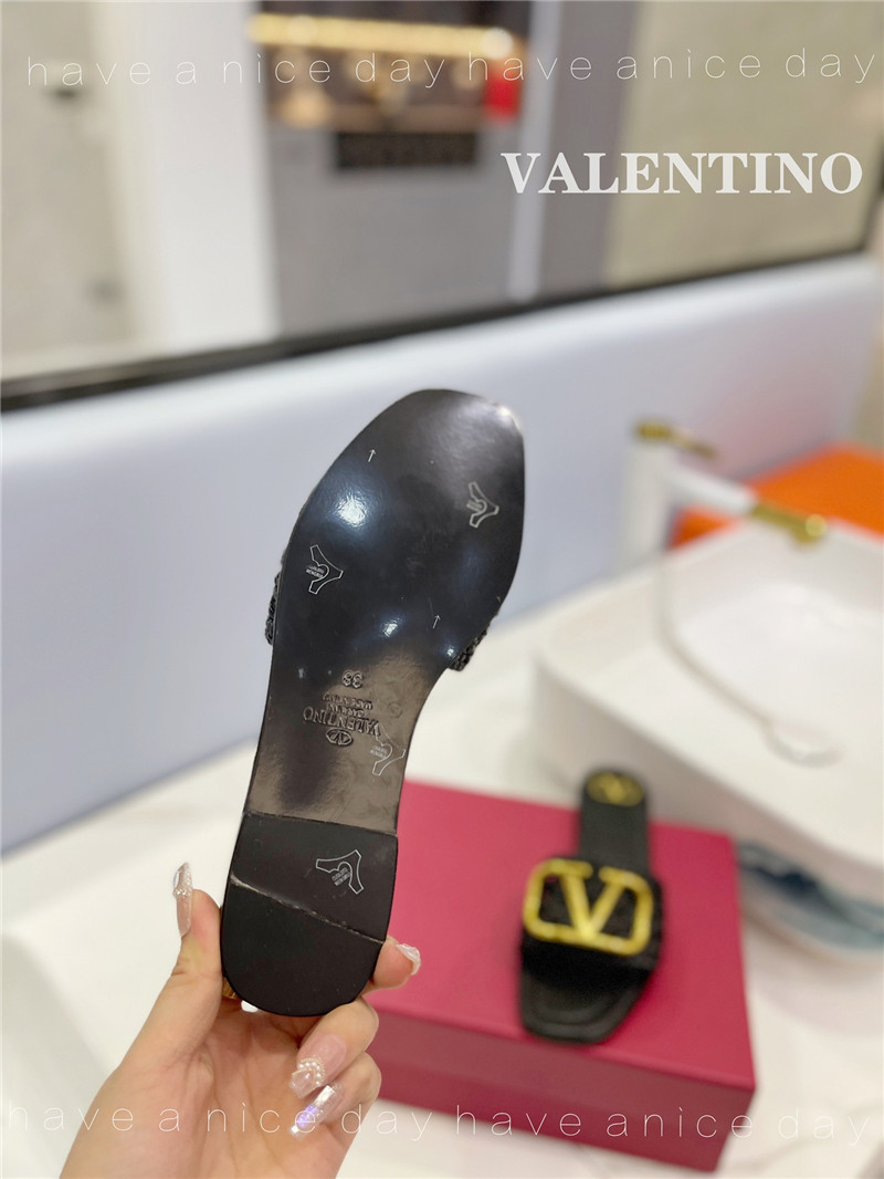va1e*ntin0 new season slippers Marg*e1a replica shoes