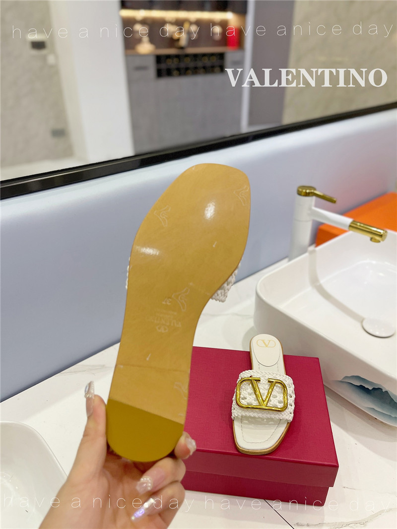 va1e*ntin0 new season slippers Marg*e1a replica shoes