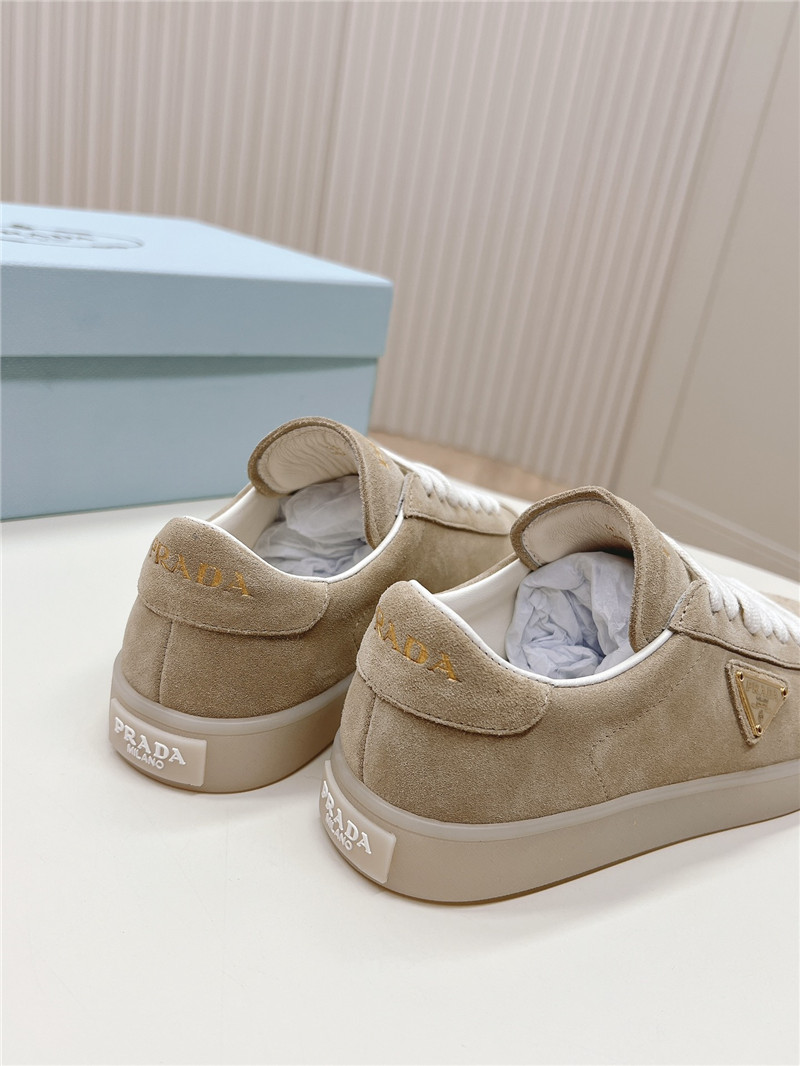 Pra*a women’s brown low top sneakers