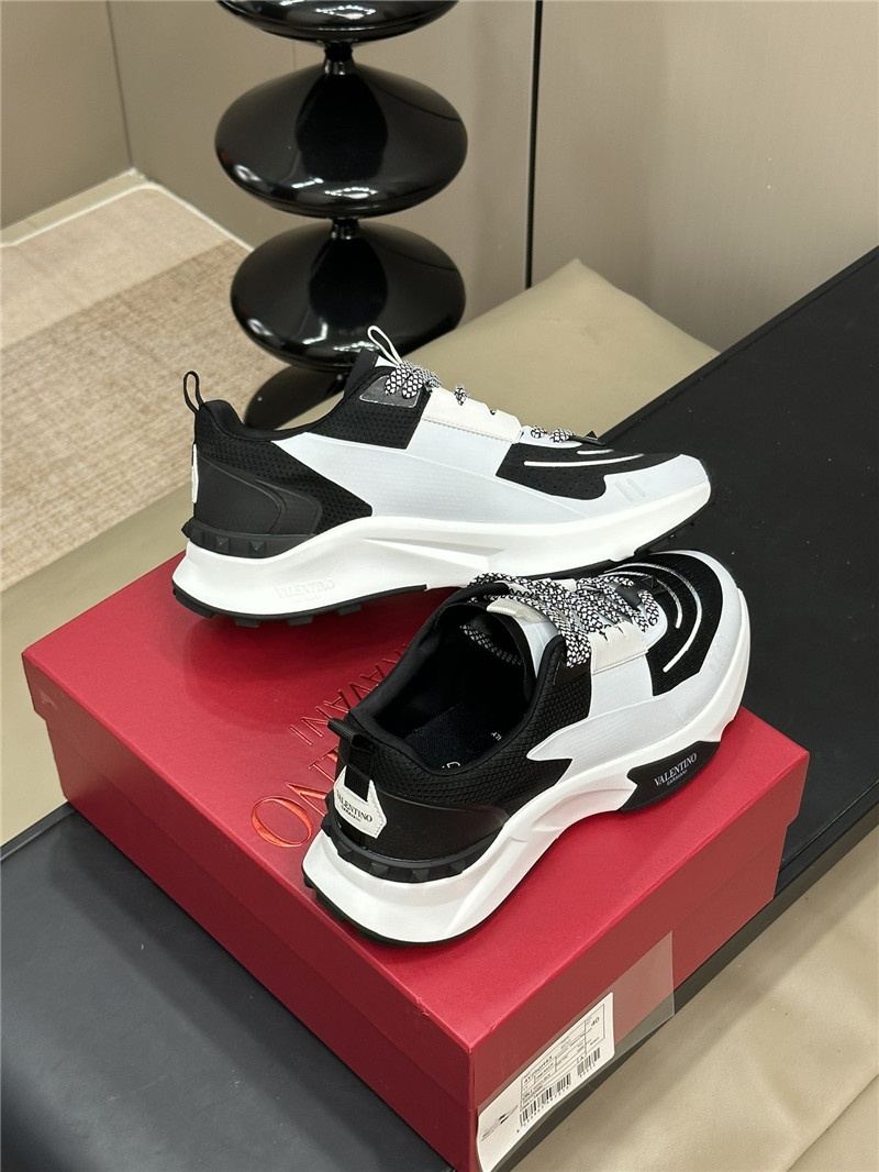 Va1e*ntin0 garavani true act sneakers black