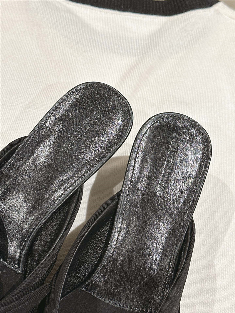 ba1en*iaga new silk cloth shoes Marg*e1a replica shoes