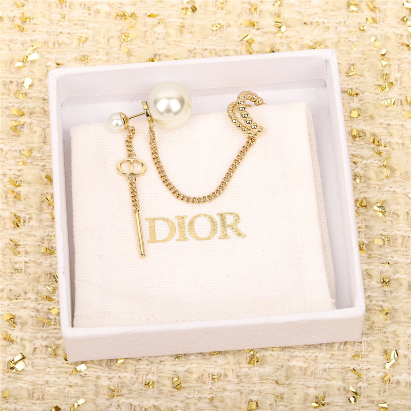D10r new earrings