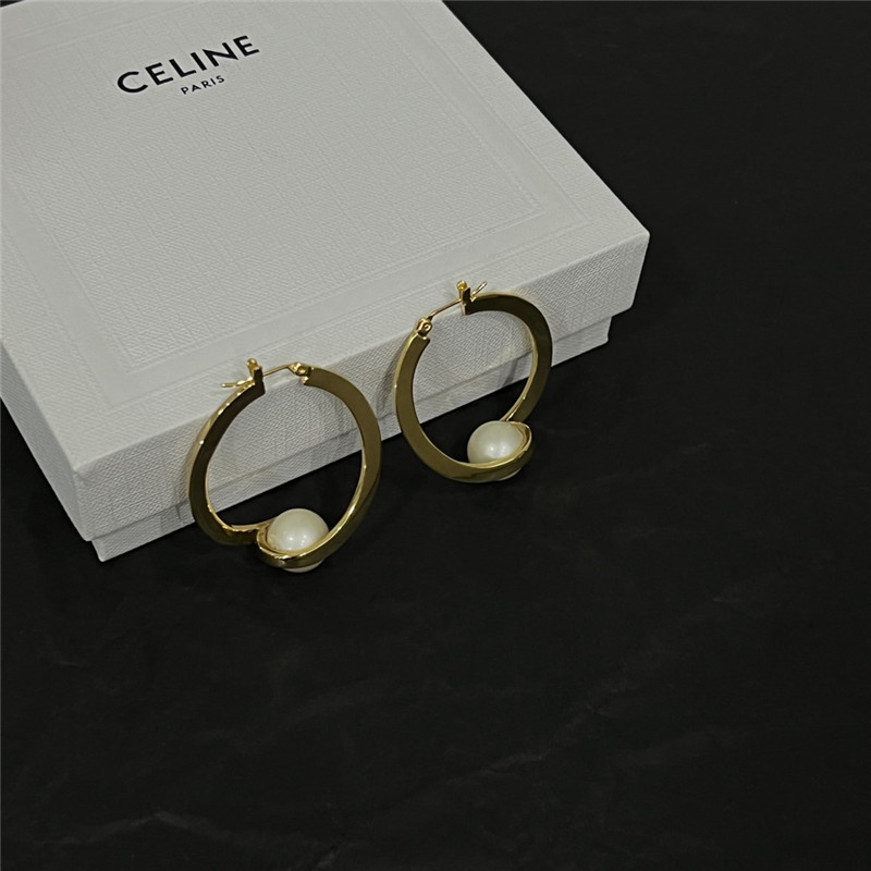 Ce1i*e new earrings