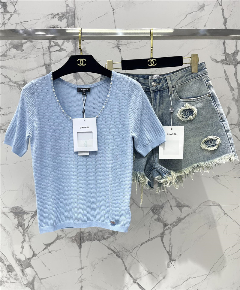 Ch**el u-neck short sleeve blue tee