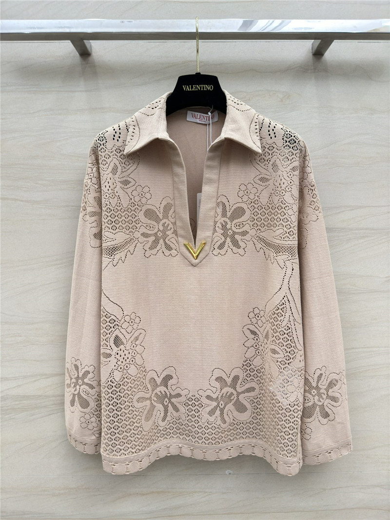 Va1e*ntin0 lace v button top replica clothing sites