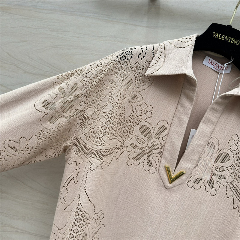 Va1e*ntin0 lace v button top replica clothing sites