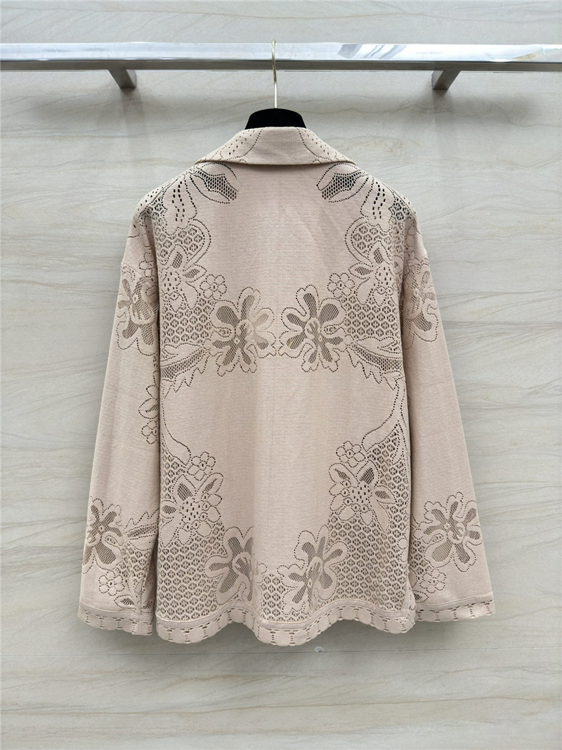 Va1e*ntin0 lace v button top replica clothing sites