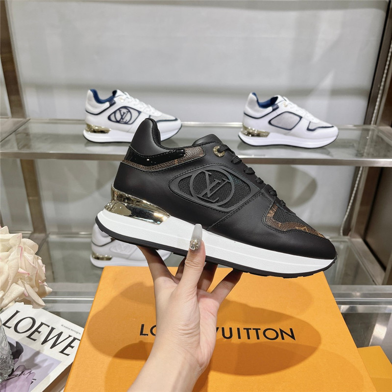 l0vis Vvtt0n lv run away sneakers in black