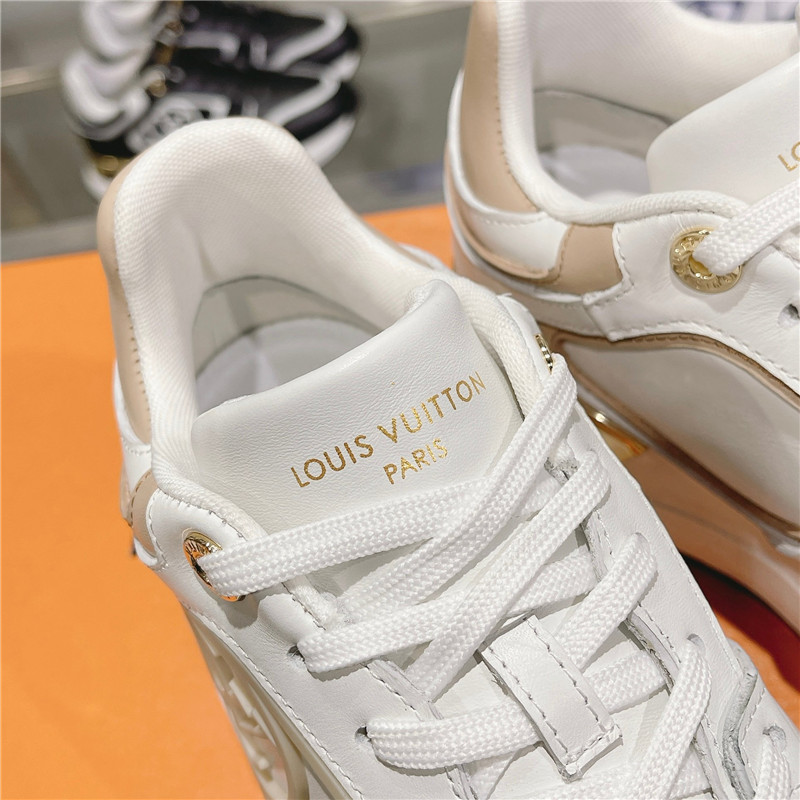 l0vis Vvtt0n lv run away sneakers in gold