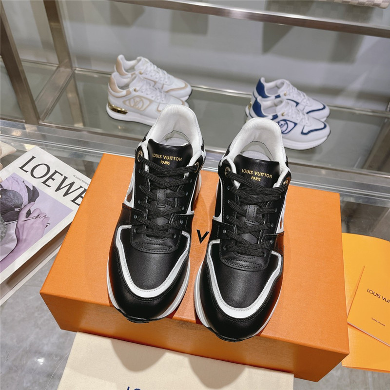 l0vis Vvtt0n women’s black lv run away sneakers
