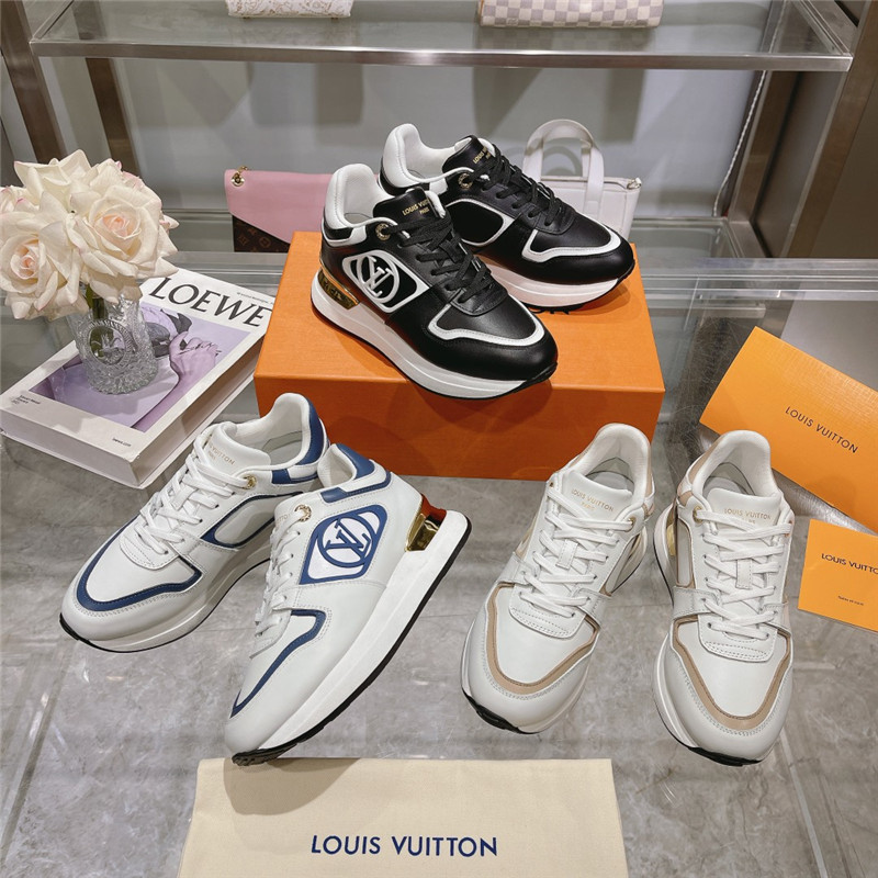 l0vis Vvtt0n women’s black lv run away sneakers