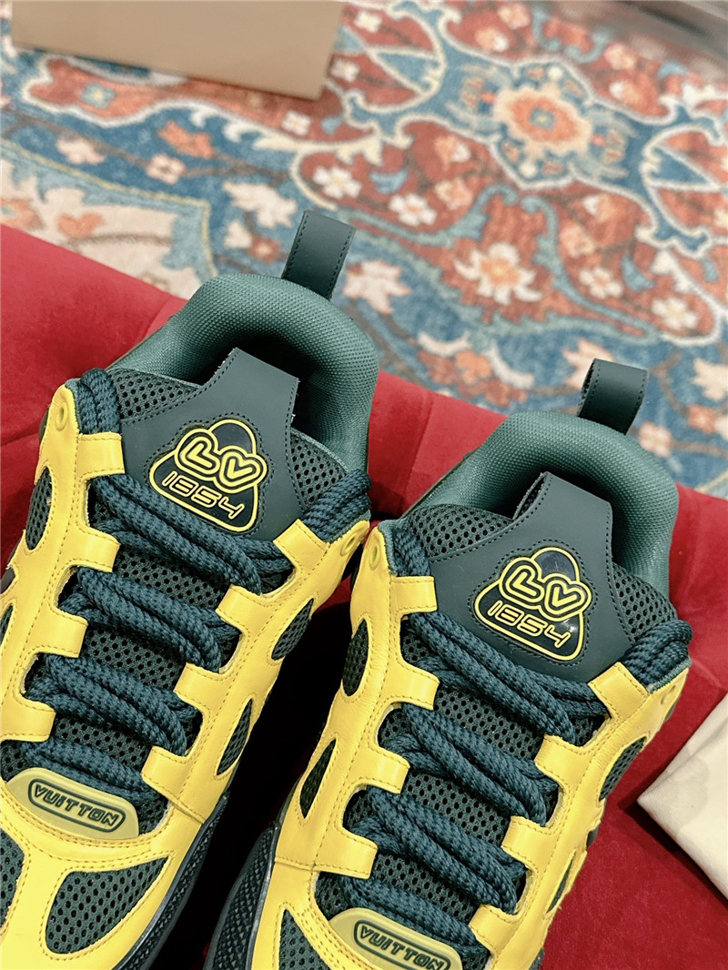 l0vis Vvtt0n lv skate trainers in bold green