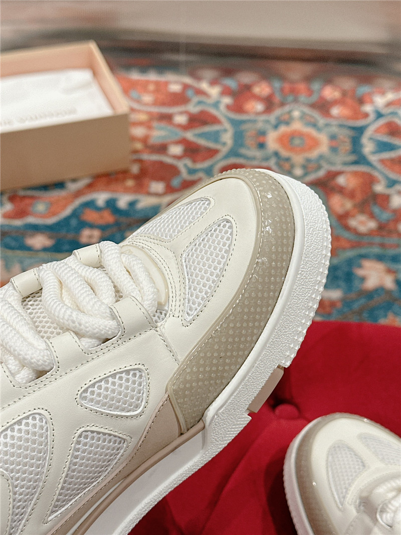 l0vis Vvtt0n lv women¡¯s beige skate trainers