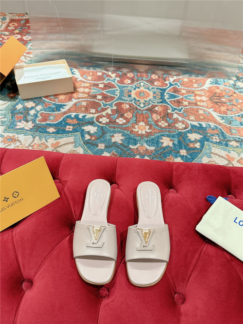 l0vis Vvtt0n lv flat sandals best replica shoes website
