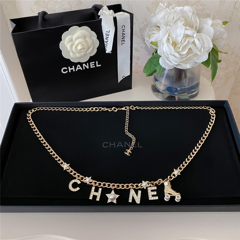 Ch**el letter roller skates waist chain