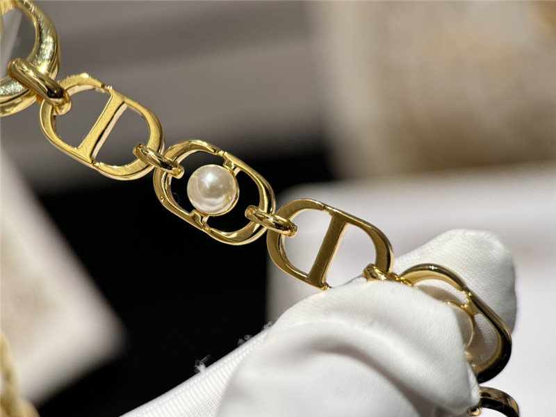 D10r short necklace