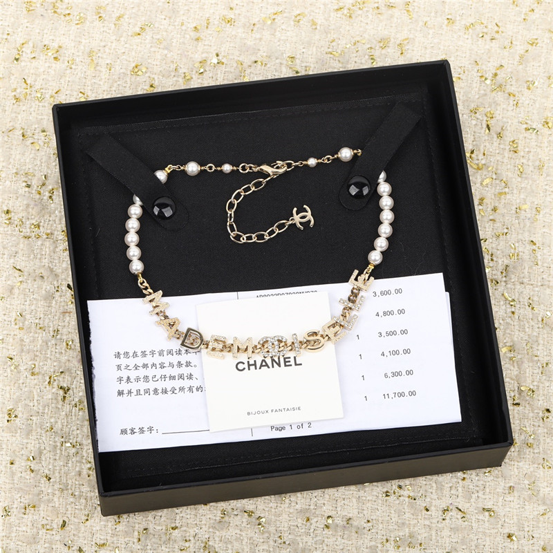 Ch**el pearl letter choker necklace