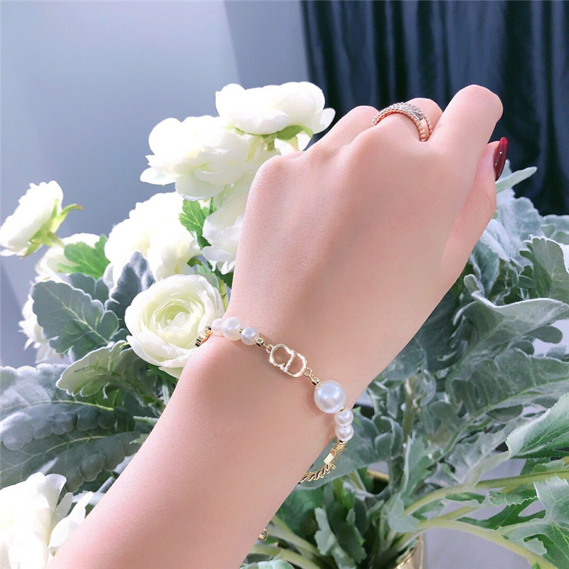 D10r pearl chain bracelet