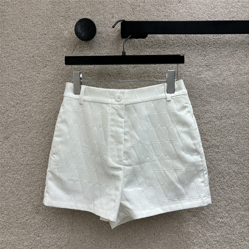Va1e*ntin0 embroidered letter a line shorts replica clothing sites